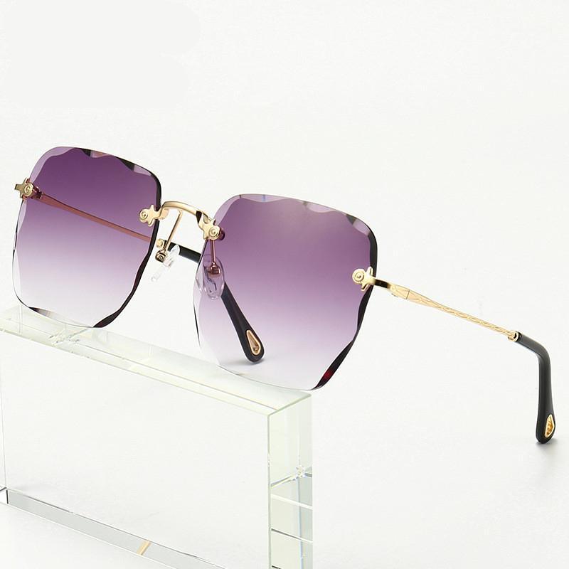 Rimless Women Sunglasses Gradient Color Summer Shades Creative Temple Design Glasses Fashion Accessories1 
Rimless Women Sunglasses Gradient Color Summer Shades Creative Temple Design Glasses Fashion Accessories1