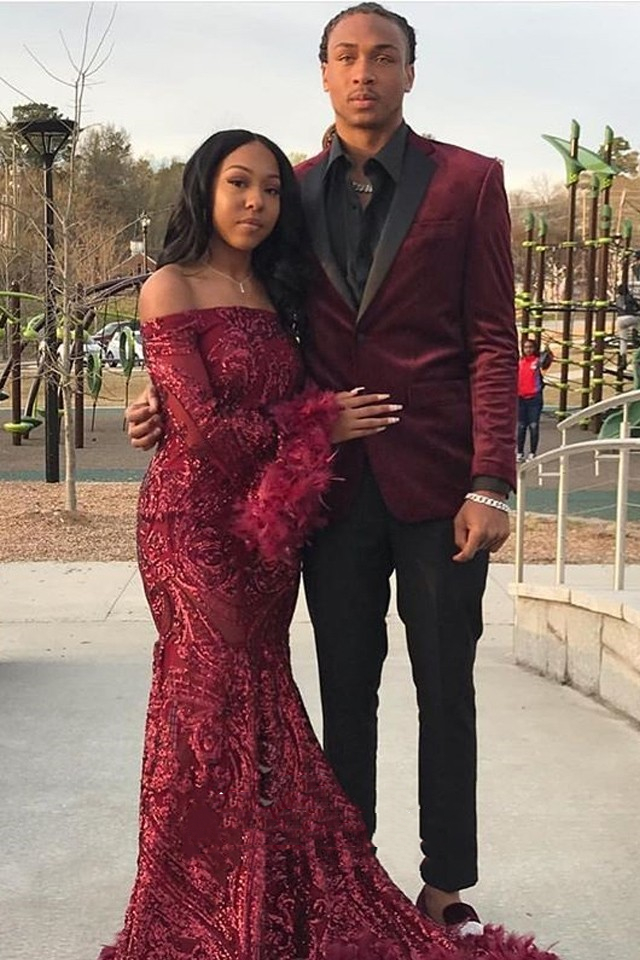 Aso Ebi Sparkly Wine Sequin Feather Hem Prom Dresses Off The Shoulder Long Sleeve Black Girls Evening Gowns Burgundy Glitter Mermaid Special Occasion 