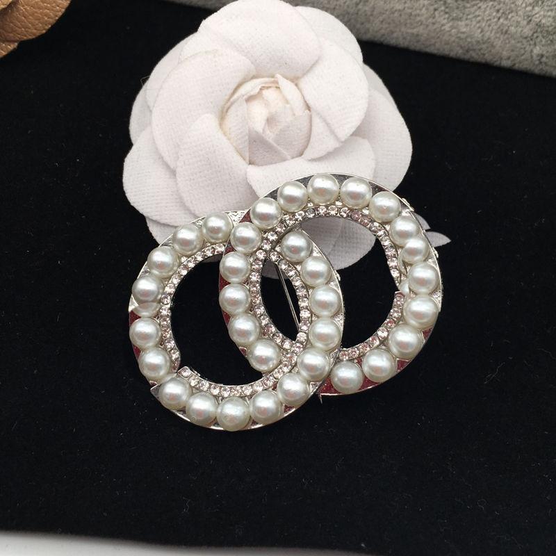 Hot sale Designer Brooch Famous Letter Diamond Brooches Pin Tassel Women Luxury Brooch Jewelry Clothing Decoration, Gray
Hot sale Designer Brooch Famous Letter Diamond Brooches Pin Tassel Women Luxury Brooch Jewelry Clothing Decoration, Gray