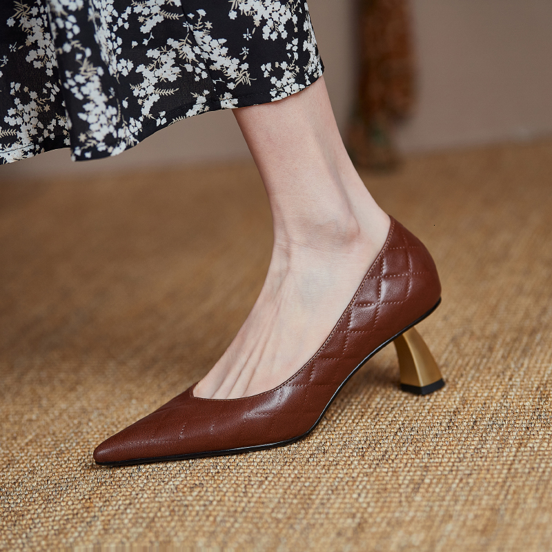 2021 New Spring Women's 22-25cm Long Natural Pumps Pointed Toe of the Metal Foot Diamond Heel Checks Shoes 8NE7, Brown.
2021 New Spring Women's 22-25cm Long Natural Pumps Pointed Toe of the Metal Foot Diamond Heel Checks Shoes 8NE7, Brown.