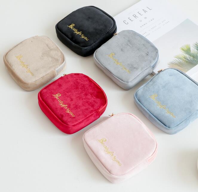 50pcsCoin Purses Women Velour Letter Prints Solid Square Zipper Large Capacity Storage Bag, Multi
50pcsCoin Purses Women Velour Letter Prints Solid Square Zipper Large Capacity Storage Bag, Multi