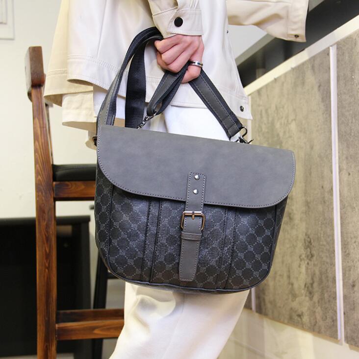 wholesale men leathers postman bag fashion business printing briefcase outdoor horizontal large-capacity leisure leather handbag street trend plaid backpack, Black-250
wholesale men leathers postman bag fashion business printing briefcase outdoor horizontal large-capacity leisure leather handbag street trend plaid backpack, Black-250