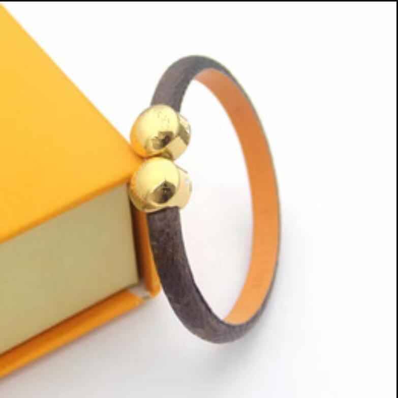 luxury bracelet Round genuine leather bracelets with gold round buckle women bracelet flower print pulseira brand named jewelry
luxury bracelet Round genuine leather bracelets with gold round buckle women bracelet flower print pulseira brand named jewelry