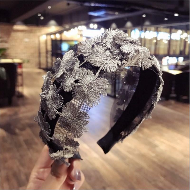 Korean version of the new boutique hair accessories lace super fairy wide-brimmed openwork knitted hairband headband women
Korean version of the new boutique hair accessories lace super fairy wide-brimmed openwork knitted hairband headband women