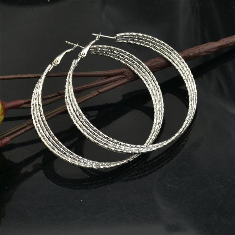 Hoop Earrings for women Big circle gold plated New Trend Fashion Jewellery Accessories personality Gifts for Young girl Earrings
Hoop Earrings for women Big circle gold plated New Trend Fashion Jewellery Accessories personality Gifts for Young girl Earrings