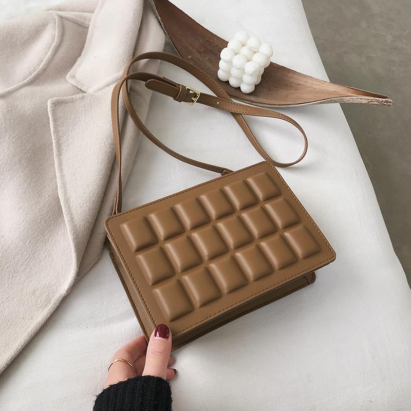 Soft face pu women's bag 2021 new trend crossbody Korean version of the wild one-shoulder lattice personality small square bag, Black
Soft face pu women's bag 2021 new trend crossbody Korean version of the wild one-shoulder lattice personality small square bag, Black