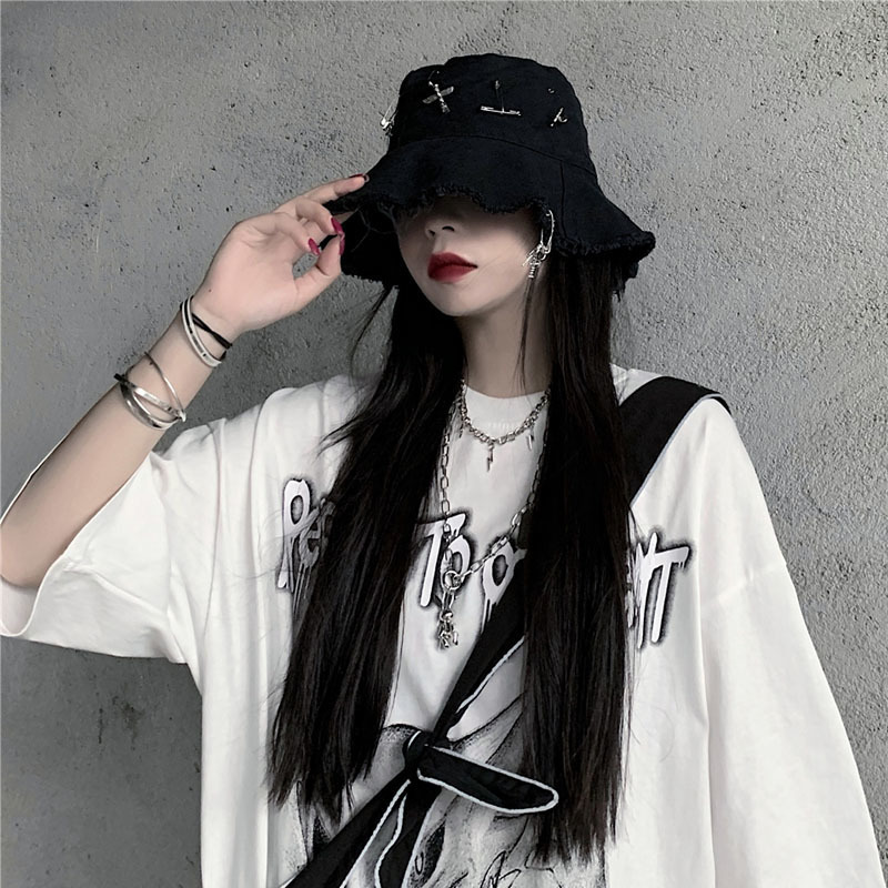 Goth Girl Harajuku Hat Female Ins Trendy High Street Hip Hop Pin Rings Dark Cross Bucket Caps Summer Grunge Brim Hat Women Black 201009