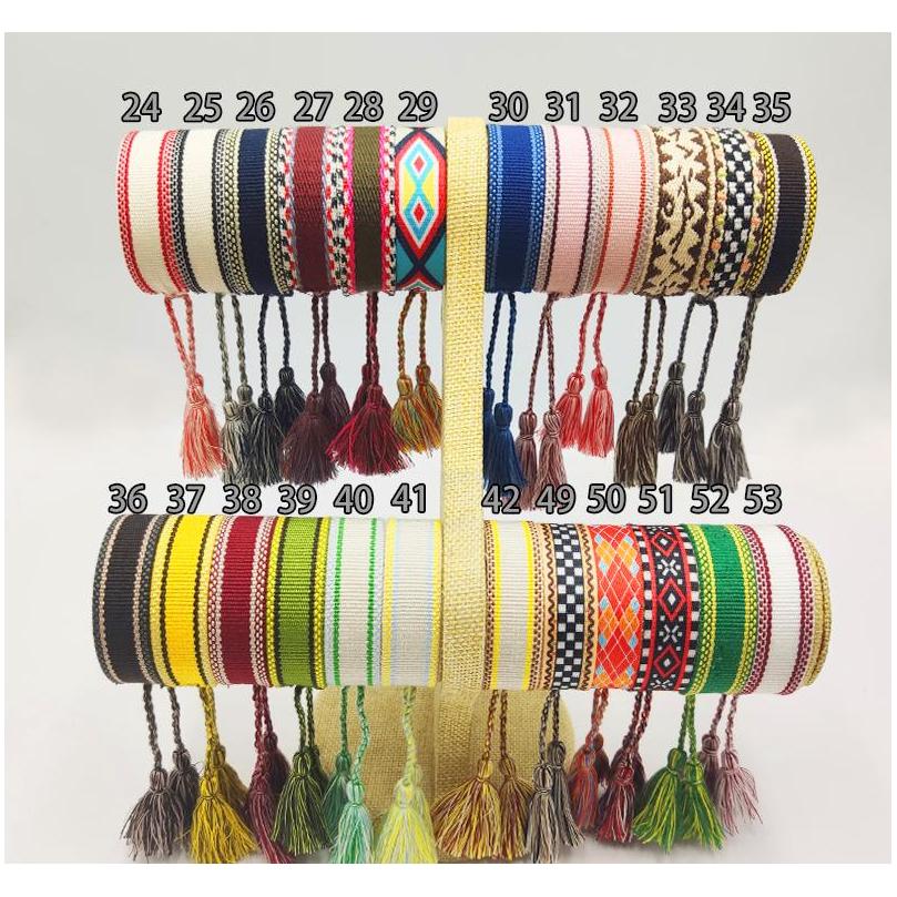 Brand Fashion Jewelry For Women Handmade Cotton Signature Embroidery Bracelet Woven Bangle Fabrics Tassel Lace-Up Bracelet Q7W3G
Brand Fashion Jewelry For Women Handmade Cotton Signature Embroidery Bracelet Woven Bangle Fabrics Tassel Lace-Up Bracelet Q7W3G