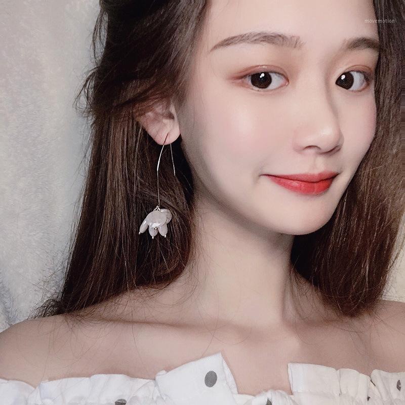 Shiny Acrylic Pearl Flower Petal Drop Earrings For Women 2020 Gold Kidney-Shaped Hoop Irregular Earrings Trendy Jewelry Gift1
Shiny Acrylic Pearl Flower Petal Drop Earrings For Women 2020 Gold Kidney-Shaped Hoop Irregular Earrings Trendy Jewelry Gift1