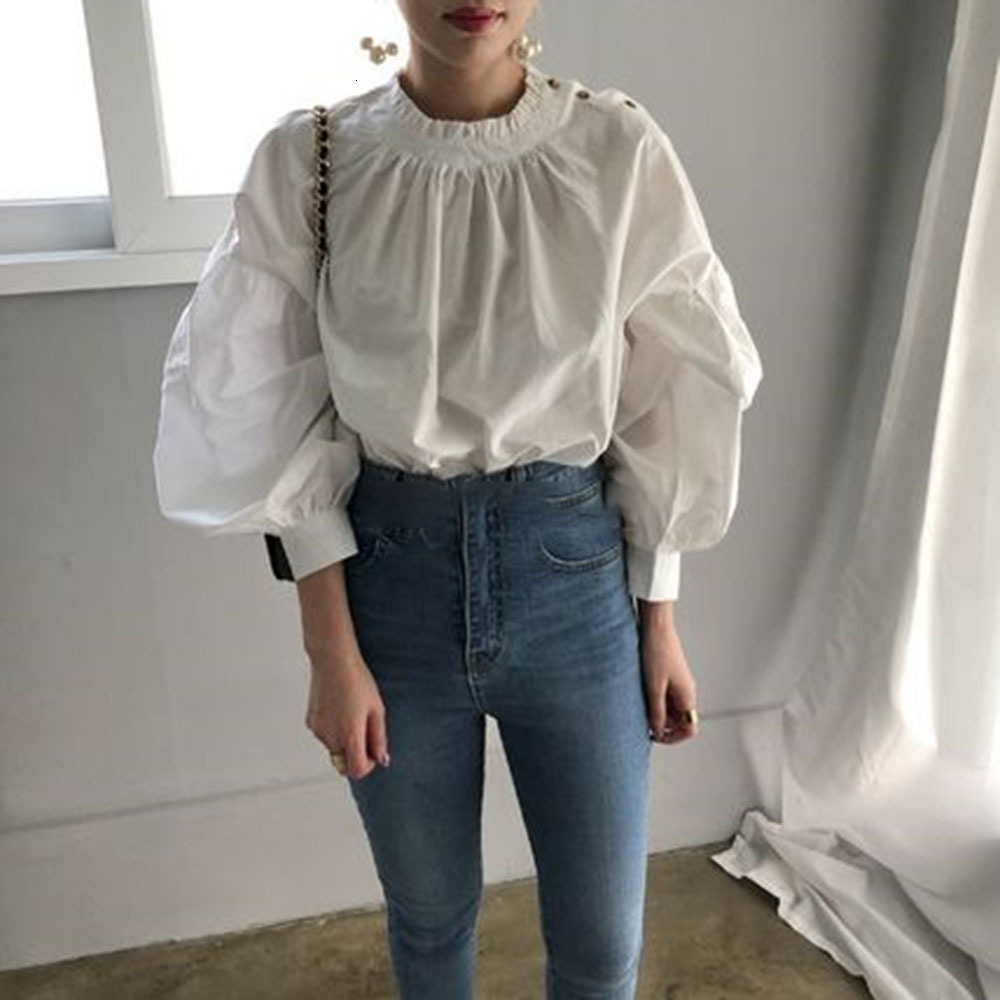 2021 Chic Blouse White Women New Shirt Lantern Sleeve Elegant Lady Thin Short Fashion Round Neck Spring Tops RXFX
2021 Chic Blouse White Women New Shirt Lantern Sleeve Elegant Lady Thin Short Fashion Round Neck Spring Tops RXFX