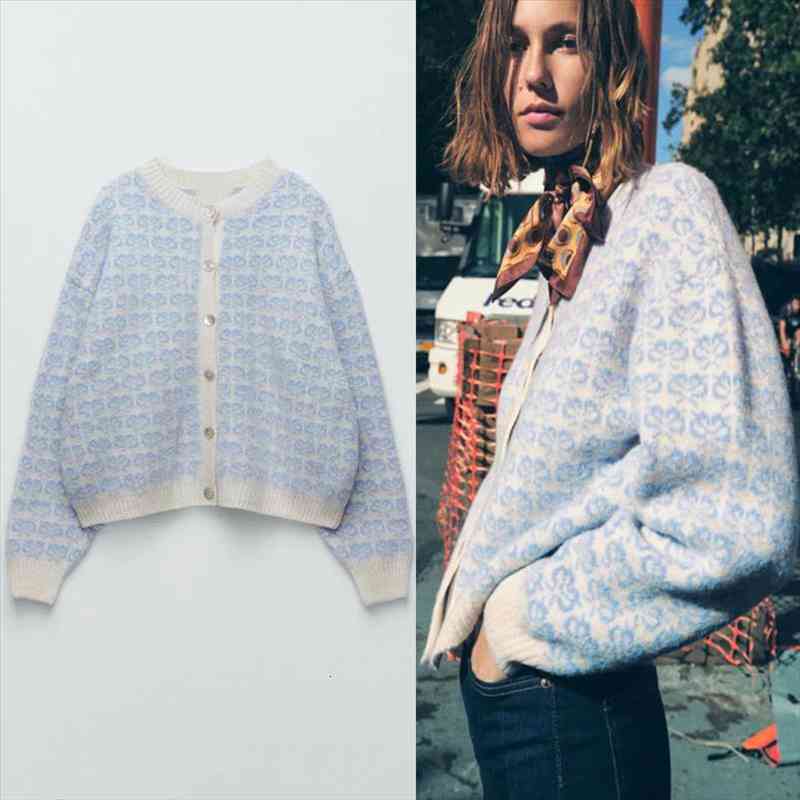 Za Blue Jacquard Knit Cardigan Women Long Sleeve Front Buttoned Winter Knitted Sweaters Coat Vintage Fitted Femal Cardigans, White;black
Za Blue Jacquard Knit Cardigan Women Long Sleeve Front Buttoned Winter Knitted Sweaters Coat Vintage Fitted Femal Cardigans, White;black