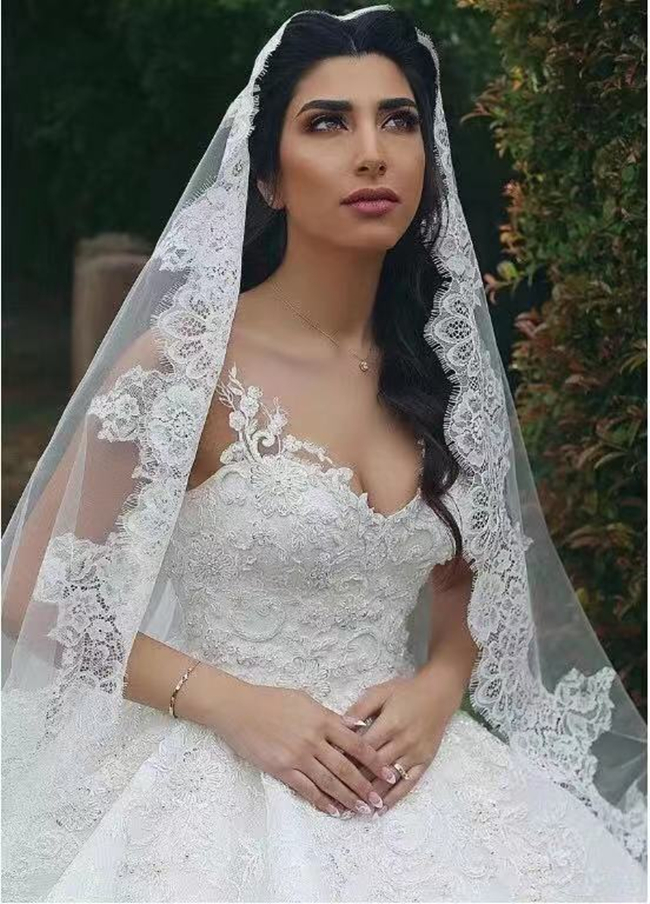 Gorgeous Lace Ball Gown Wedding Dresses Pearls Beaded Floor Length Bridal Gowns Straps Sleeveless Dubai Bride Dress For Garden Chapel 2022 Plus Size V
