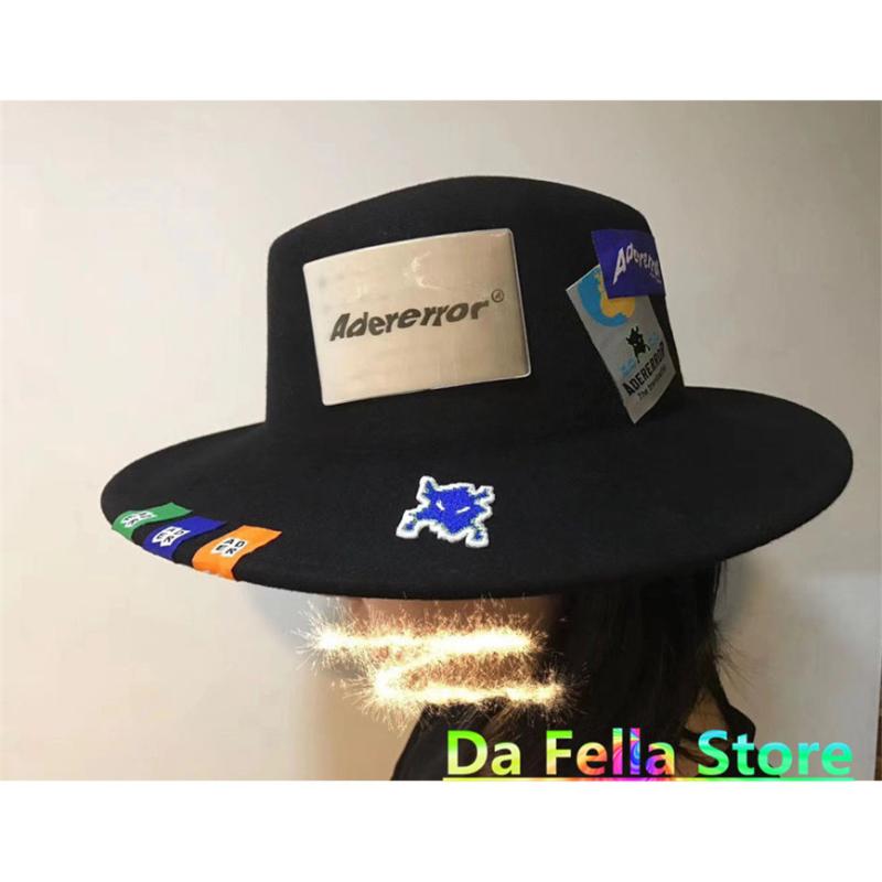 ADER ERROR Fedoras Men Women Adererror Numerous Logo Hats High Quality Embroidered Cosmos Black ADER Caps
ADER ERROR Fedoras Men Women Adererror Numerous Logo Hats High Quality Embroidered Cosmos Black ADER Caps
