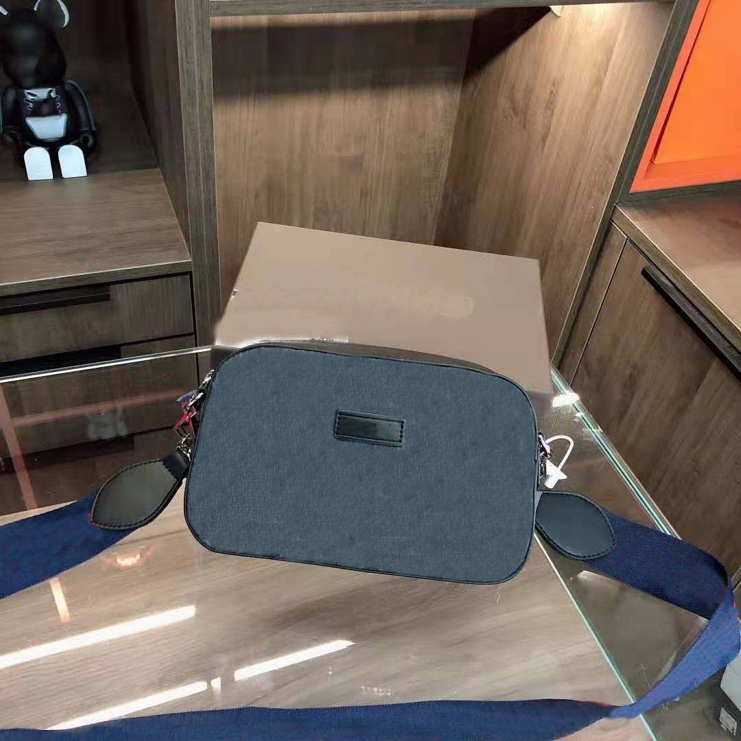 2021 New Women's Classic Printing Camera Bag Red And Blue Wide Unisex Men Women Bags Strap Men's Single Handbag Shoulder Slant Span, Customize
2021 New Women's Classic Printing Camera Bag Red And Blue Wide Unisex Men Women Bags Strap Men's Single Handbag Shoulder Slant Span, Customize