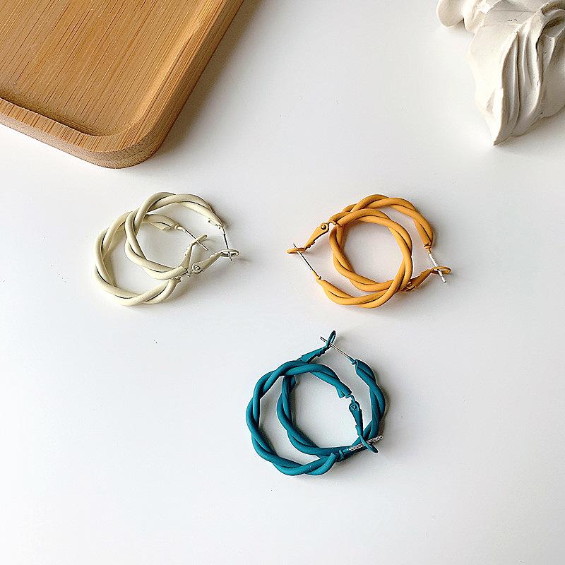 2021 New Colorful Painted Twisted Round Circle Geometric Hoop Earrings for Women Girls Accessories Party Vintage Jewelry
2021 New Colorful Painted Twisted Round Circle Geometric Hoop Earrings for Women Girls Accessories Party Vintage Jewelry