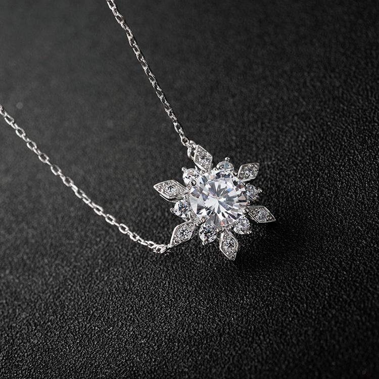 Fashion Micro Inlay C Zircon Snowflake Necklace Sexy Fine Thin Chain Clavicle Necklace Pendant Jewelry For Women
Fashion Micro Inlay C Zircon Snowflake Necklace Sexy Fine Thin Chain Clavicle Necklace Pendant Jewelry For Women