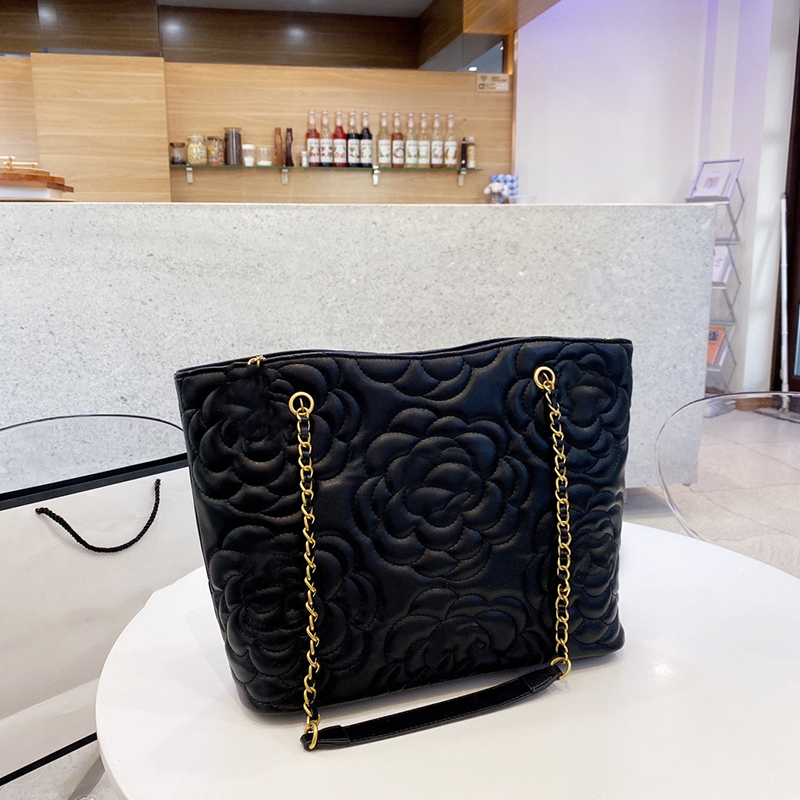 French Famous Designer Totes Bags Leather Large Capacity 32cm Luxury Fashion Shoulder Bag Women Travel Outdoor Sacoche Street Quilted Wallet Crossbody Bag, Black
French Famous Designer Totes Bags Leather Large Capacity 32cm Luxury Fashion Shoulder Bag Women Travel Outdoor Sacoche Street Quilted Wallet Crossbody Bag, Black
