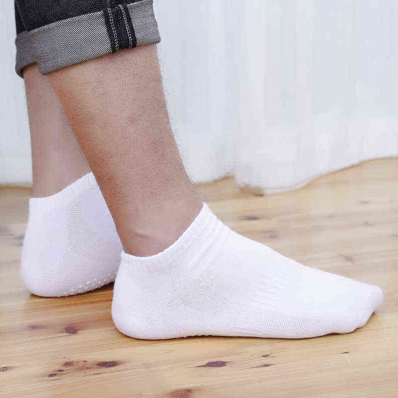 4 Pairs Men Cotton Non-slip Yoga Socks with Grips Breathable Anti skid Socks Low Cut Sports Socks for Gym Fitness Ballet Pilates 220105