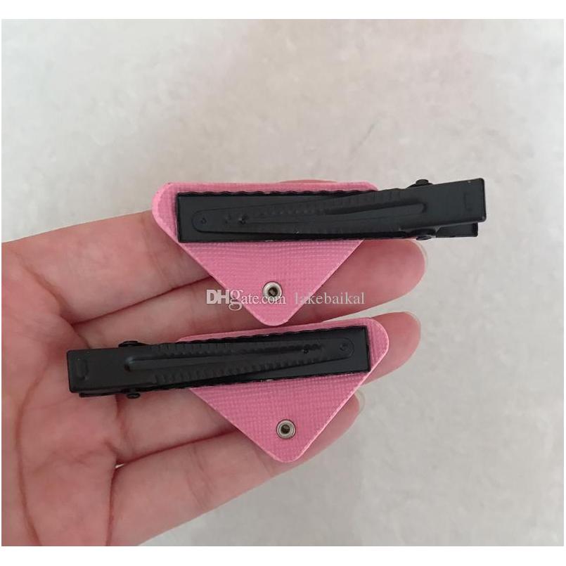 Hot Selling Triangle Hair Clip With Stamp Women Girl Leather Letter Triangle Barrettes Fa sqckQZ dh_seller2010
Hot Selling Triangle Hair Clip With Stamp Women Girl Leather Letter Triangle Barrettes Fa sqckQZ dh_seller2010