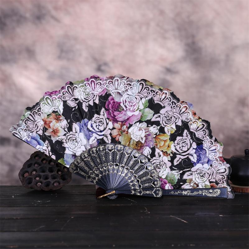 Flower Fans Vintage Best Chinese Style Dance Wedding Party Lace Silk Folding Hand Held Fan Rose Bronzing eventail mariage
Flower Fans Vintage Best Chinese Style Dance Wedding Party Lace Silk Folding Hand Held Fan Rose Bronzing eventail mariage