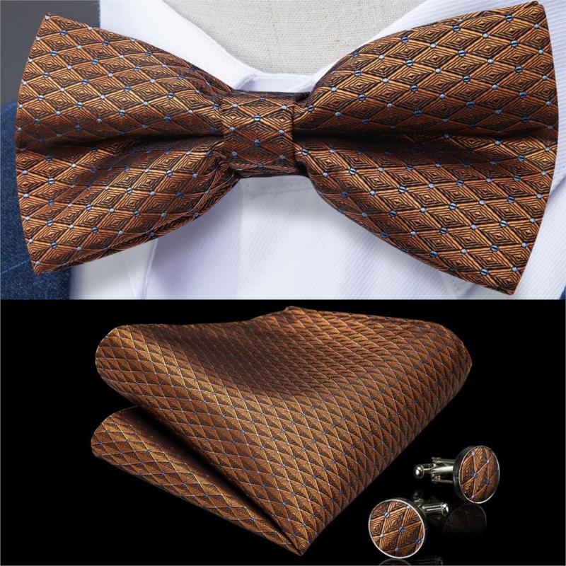 Men Bowtie Gold Solid Dot Silk Bowtie Hanky Cufflink Set High Quality Male Wedding DiBanGu Designer Fashion Party LH-120
Men Bowtie Gold Solid Dot Silk Bowtie Hanky Cufflink Set High Quality Male Wedding DiBanGu Designer Fashion Party LH-120