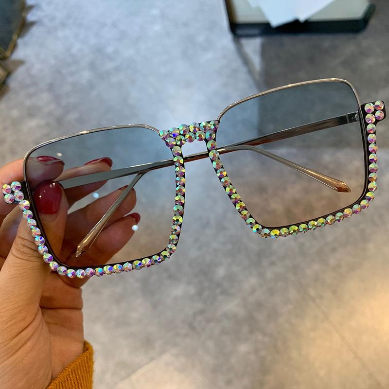 Fashion Square Sunglasses Women Brand Design Metal Frame Gradient Lenes Oversized Ladies Sun Glasses Frame Eyewear Shades UV400
Fashion Square Sunglasses Women Brand Design Metal Frame Gradient Lenes Oversized Ladies Sun Glasses Frame Eyewear Shades UV400