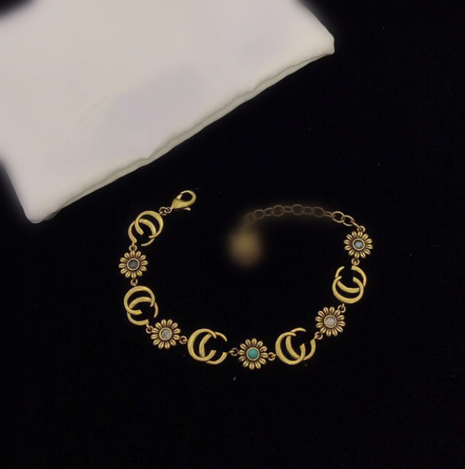 High quality new Seiko retro Bracelets jewelry bronze bracelet open letter jewelry gift
High quality new Seiko retro Bracelets jewelry bronze bracelet open letter jewelry gift