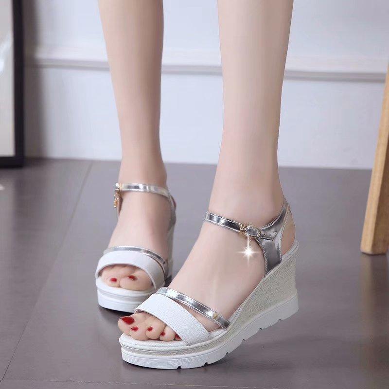 Sandals women's summer round head wedge with women's Roman sandals one-word buckle comfortable and versatile high heels M125, Silver
Sandals women's summer round head wedge with women's Roman sandals one-word buckle comfortable and versatile high heels M125, Silver