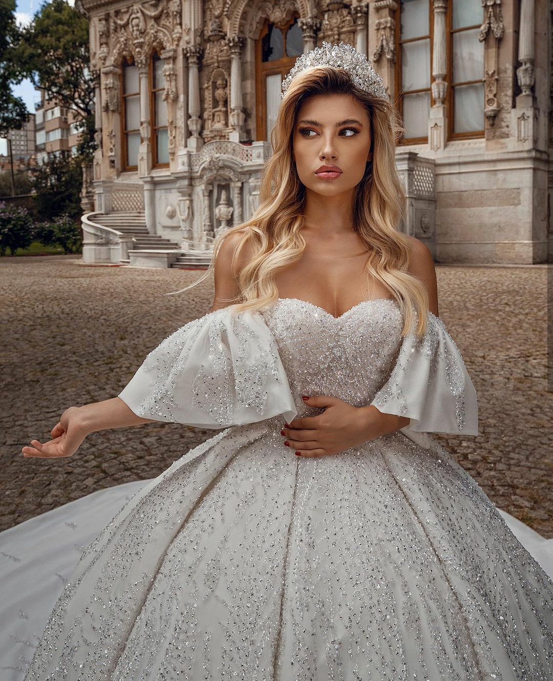 2020 Crystal A Line Wedding Dresses Plus Size Off Shoulder Lace Beading Vintage Bridal Gowns Custom Made Dubai Luxurious Wedding Dress
