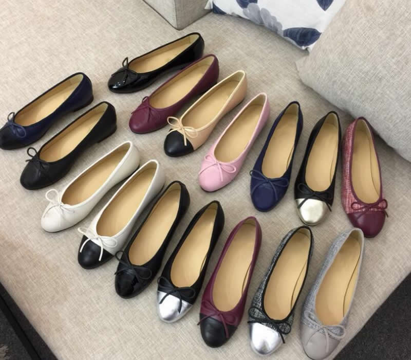 woman Dress shoes Designer Genuine soft Leather Ladies Bow Shoes Letter Classic woman Sheepskin Flat boat shoes, Black leather
woman Dress shoes Designer Genuine soft Leather Ladies Bow Shoes Letter Classic woman Sheepskin Flat boat shoes, Black leather