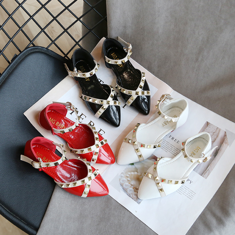 Leather Children's Shoes Sandals 2020 Summer New Fashion Wedding Party Princess Shoes Girls Sandals Rivets Kids Roman Sandals, Black;red
Leather Children's Shoes Sandals 2020 Summer New Fashion Wedding Party Princess Shoes Girls Sandals Rivets Kids Roman Sandals, Black;red