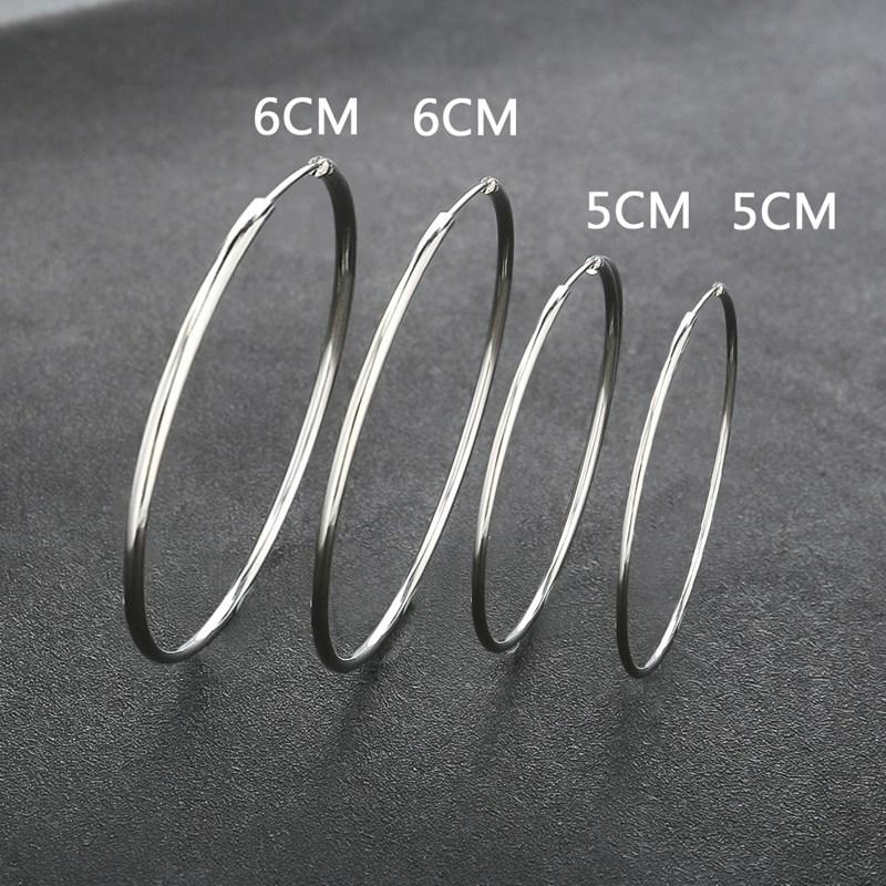2pairs Minimalist Large Hoop Earrings Female Big Round Circle Buckle Earrings Hoop Ear Rings For Ladies
2pairs Minimalist Large Hoop Earrings Female Big Round Circle Buckle Earrings Hoop Ear Rings For Ladies