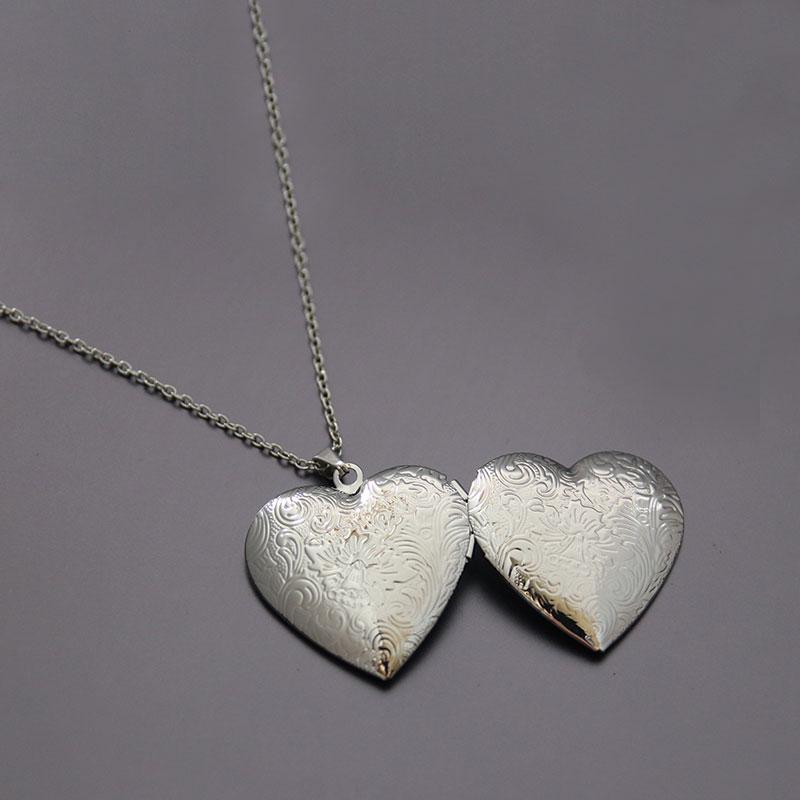 1pc Heart Flower Shell Photo Frame Pendant Necklace Stainless Steel Charms Locket Necklaces Women Men Fashion Memorial Jewelry
1pc Heart Flower Shell Photo Frame Pendant Necklace Stainless Steel Charms Locket Necklaces Women Men Fashion Memorial Jewelry