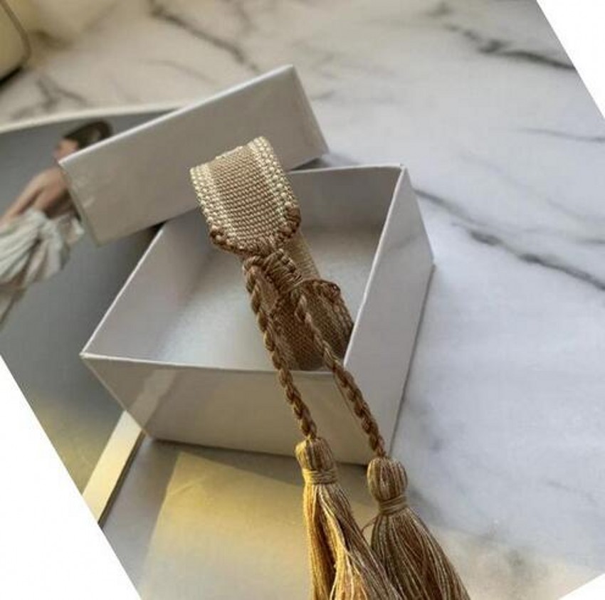 New Hot Bracelet Jewelry Women Men Bracelets Fashion Braided Tassel Bracelet 34 Style High Quality Embroidered Lovers Bracelet Bangle
New Hot Bracelet Jewelry Women Men Bracelets Fashion Braided Tassel Bracelet 34 Style High Quality Embroidered Lovers Bracelet Bangle