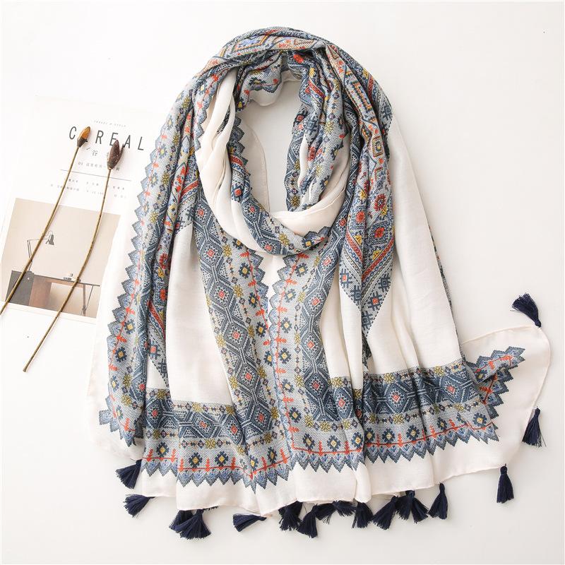 2020 New Fashion Summer Women Scarf flower Beach Shawls and Wraps Female Foulard Echarpe Hijab Store Scarves Designer Bandana 
2020 New Fashion Summer Women Scarf flower Beach Shawls and Wraps Female Foulard Echarpe Hijab Store Scarves Designer Bandana