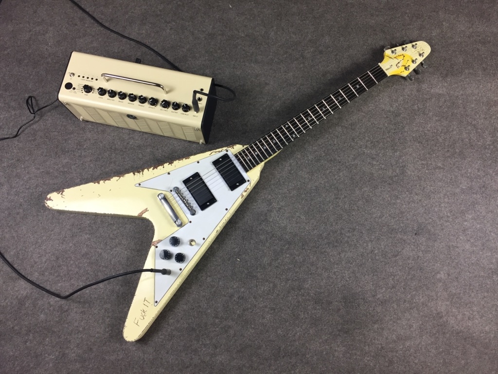 1976 James Hetfield Metallic White Cream Heavy Relic Flying V Electric Guitar, China EMG Pickups, Aged Hardware, Kill Em All
1976 James Hetfield Metallic White Cream Heavy Relic Flying V Electric Guitar, China EMG Pickups, Aged Hardware, Kill Em All