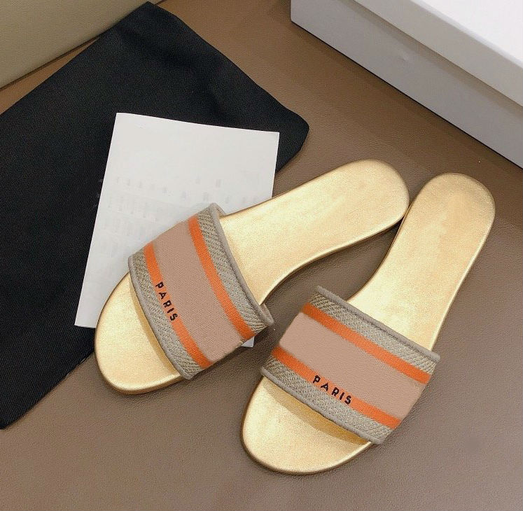 new Designer Leather Ladies Sandals Summer Flat Slipper fashion beach woman Big head Slipper Rainbow letters slippers with box, Red
new Designer Leather Ladies Sandals Summer Flat Slipper fashion beach woman Big head Slipper Rainbow letters slippers with box, Red