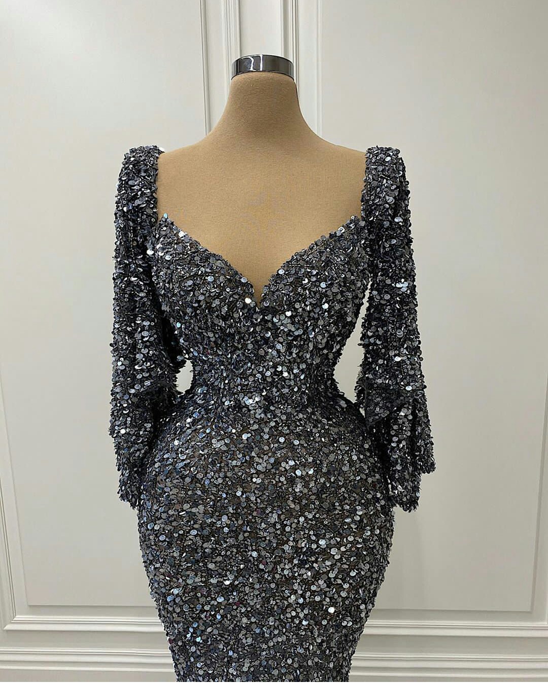 Sparkly Sequined Prom Dresses Sexy V Neck Long Sleeve Sequins Party Evening Gowns Backless Mermaid Gowns robes de soirée