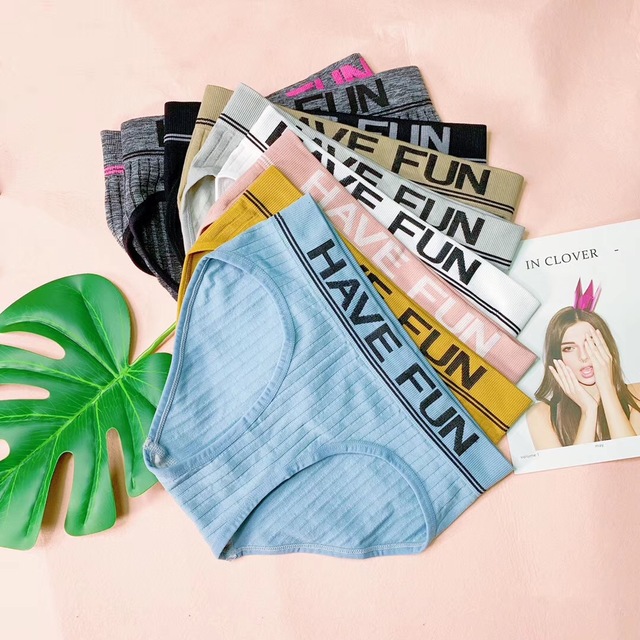 Sporty Simple Letter Print Seamless Women's Underwear Solid Soft Breathable Cotton Panties Female Low Waist Briefs Tanga, White
Sporty Simple Letter Print Seamless Women's Underwear Solid Soft Breathable Cotton Panties Female Low Waist Briefs Tanga, White
