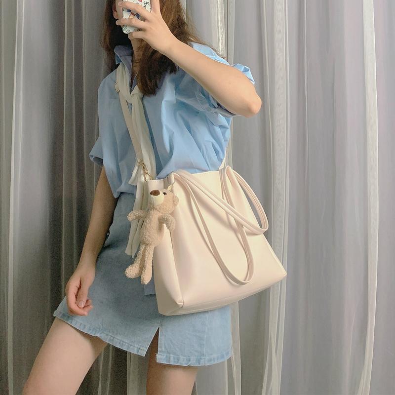 Women's Handbag Messenger Bag Wild Large Capacity Shoulder Bag 2021 New Fashion Korean Simple Handbag Sac A Main, Black
Women's Handbag Messenger Bag Wild Large Capacity Shoulder Bag 2021 New Fashion Korean Simple Handbag Sac A Main, Black