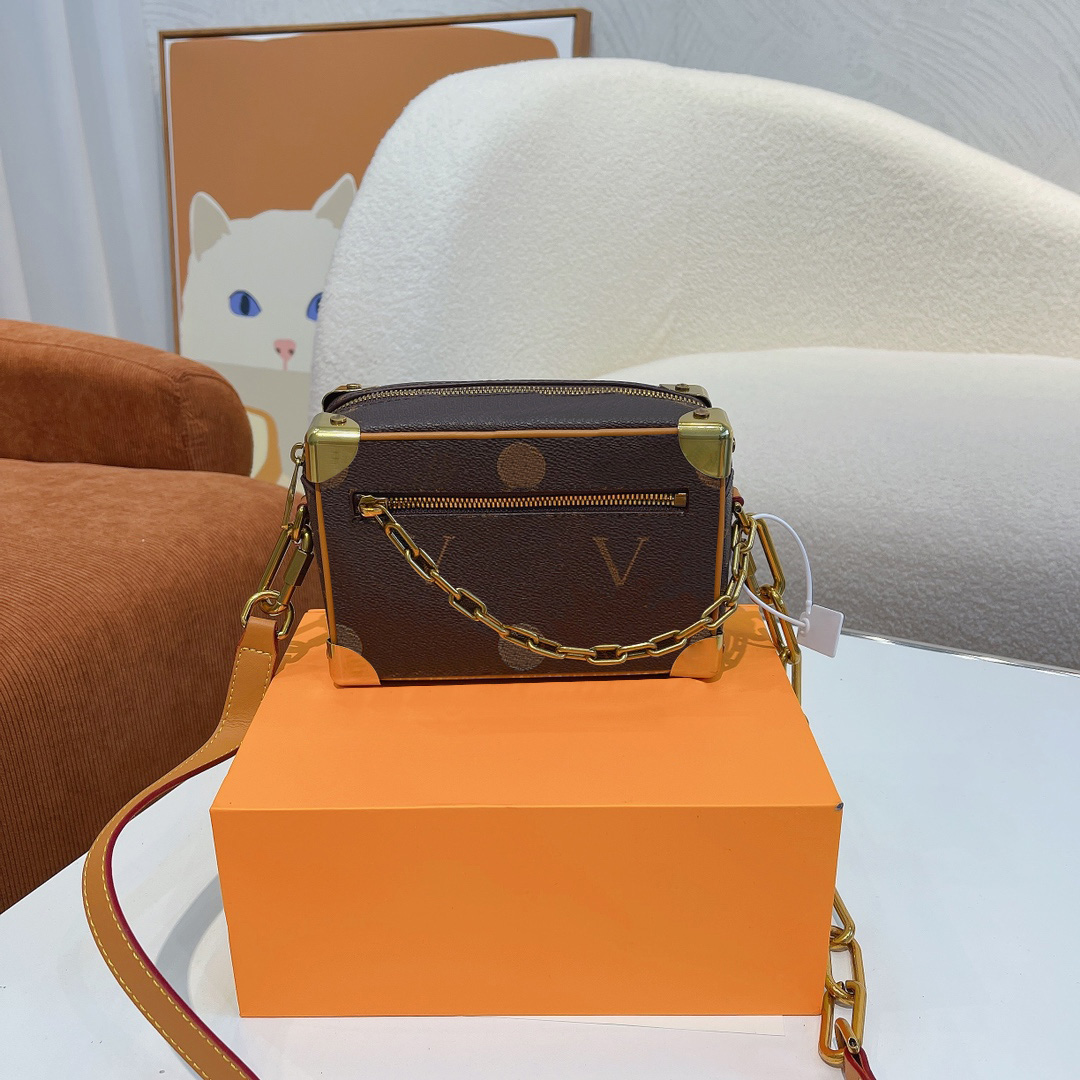 Luxury Designer Bags Woman Fashion Shoulder Bags Women Handbags Crossbody Bags Leather Top Quality Print Chain Bag Hard Case Bag Without Box, Kind-1
Luxury Designer Bags Woman Fashion Shoulder Bags Women Handbags Crossbody Bags Leather Top Quality Print Chain Bag Hard Case Bag Without Box, Kind-1
