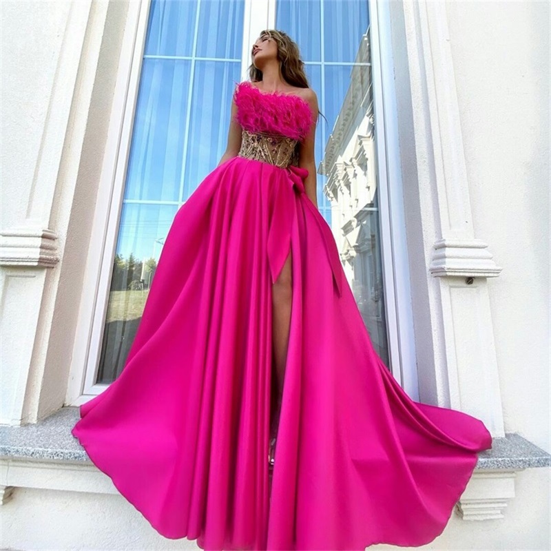 Red Side Split Prom Dresses Chic Feather Appliqued Lace Crystal Beads A Line Evening Dresses Sleeveless Formal Pageant Dress Custom Made
