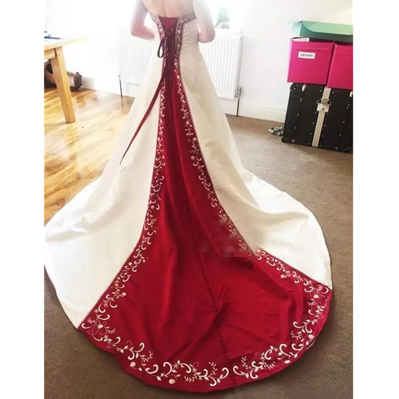 Vintage Red And White Satin A Line Wedding Dress Real Image Plus Size Embroidery Beaded Bridal Gowns For Garden Country Wedding Grown