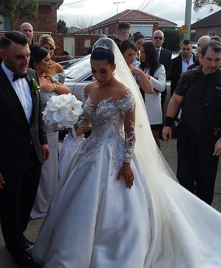Luxury Crystals Beaded Flowers A Line Wedding Dress Off The Shoulder Long Sleeve Arabic Dubai Bridal Gowns Satin Court Train Robe De Mariee Vestido 20