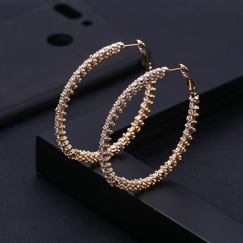 janeklly trendy Geometric bambo Hoop Earrings For Women Accessories Full Cubic Zirconia Earrings Jewelry pendientes mujer moda
janeklly trendy Geometric bambo Hoop Earrings For Women Accessories Full Cubic Zirconia Earrings Jewelry pendientes mujer moda
