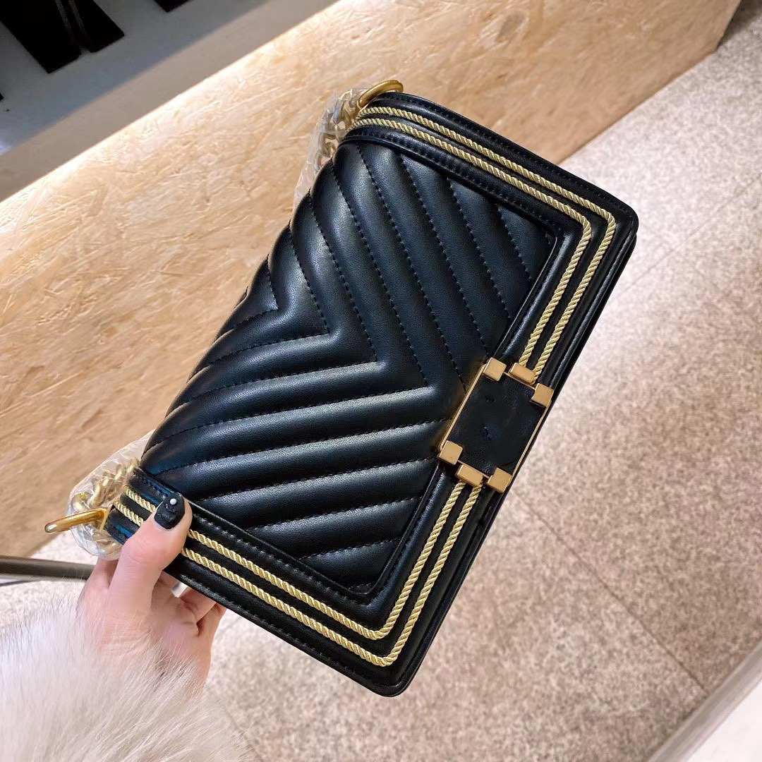 2021 S/S Boy Series Bag Navy Style Womens Shoulder Bag Handbag Rope Decoration Luxurys Designers Bags Three Colors, Black
2021 S/S Boy Series Bag Navy Style Womens Shoulder Bag Handbag Rope Decoration Luxurys Designers Bags Three Colors, Black