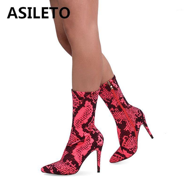 ASILETO 2020 Snake Print Sock Boots Stretch Fabric Pointed Toe High Heels Zip Woman Ankle Boots Ladies Short Green E1761
ASILETO 2020 Snake Print Sock Boots Stretch Fabric Pointed Toe High Heels Zip Woman Ankle Boots Ladies Short Green E1761