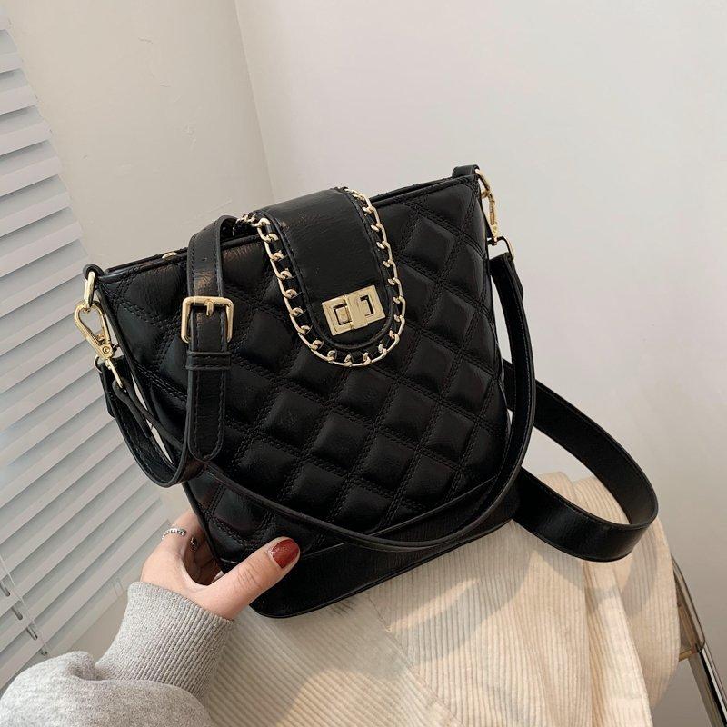 Luxury Crossbody Bags for Women Leather Shoulder Bags Lady Bucket Messenger Bag Sac Female Messenger Bag Flap for Girls Fashion, Beige
Luxury Crossbody Bags for Women Leather Shoulder Bags Lady Bucket Messenger Bag Sac Female Messenger Bag Flap for Girls Fashion, Beige