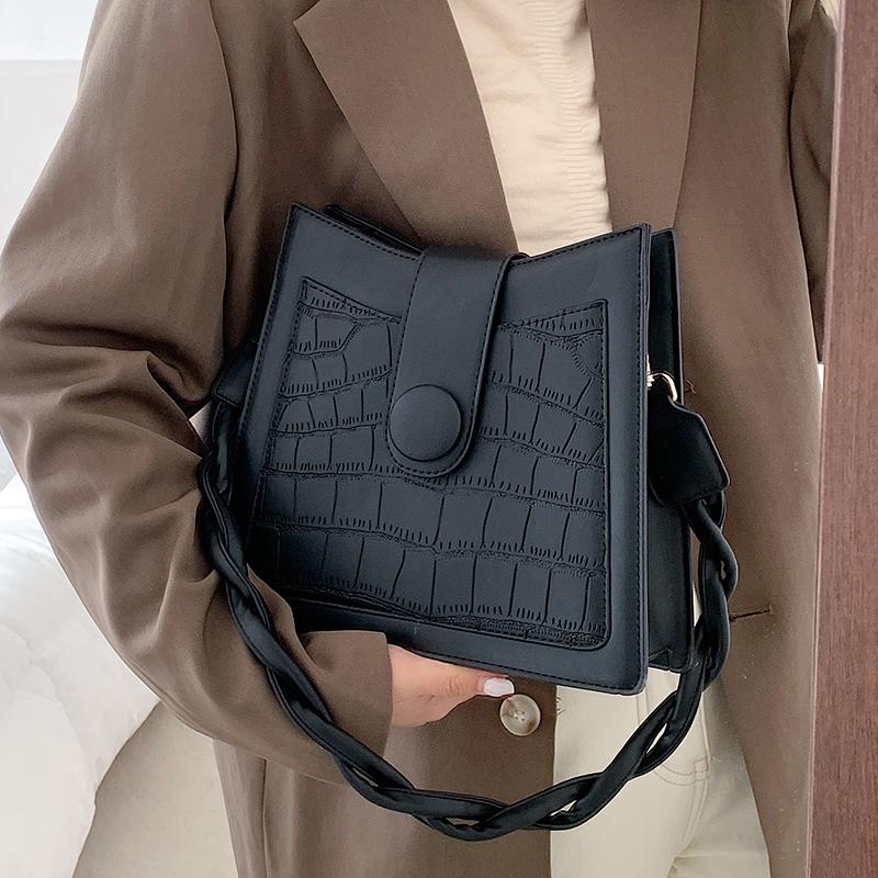 Fashion Pu Leather Women Handbags Shoulder Bags High Quality Ladies Small Messenger Bag Designer Casual Crossbody Bags for Women, Black
Fashion Pu Leather Women Handbags Shoulder Bags High Quality Ladies Small Messenger Bag Designer Casual Crossbody Bags for Women, Black