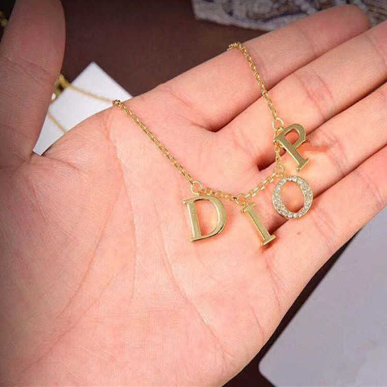 D family / di family 2021 new DIO tassel letter necklace female Style Pendant clavicle chain
D family / di family 2021 new DIO tassel letter necklace female Style Pendant clavicle chain